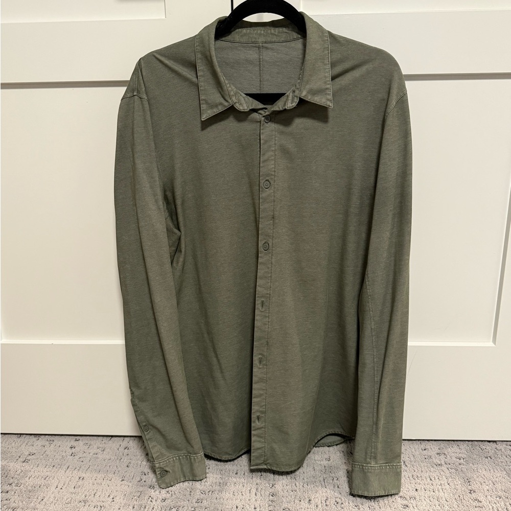 Lululemon Men’s Commission Olive Shirt